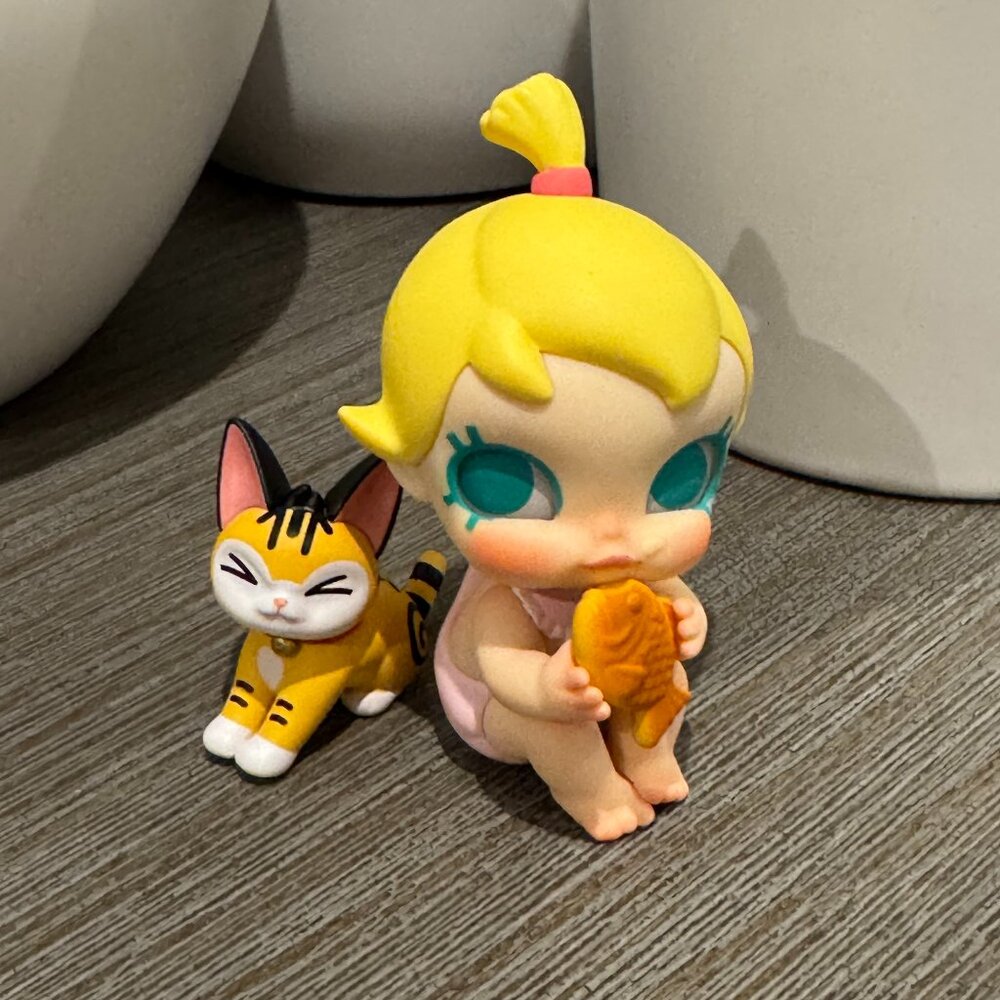 Baby Molly & Baby Tabby Series "Sneak a Bite" Figure Set